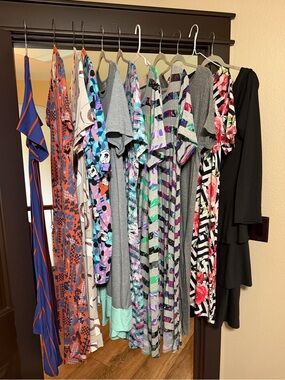 90 pieces- Lularoe 90 Pieces dresses, sweater cardigan cover, skirt lot bundle